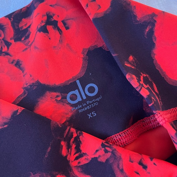 Alo Yoga XS roses high waisted leggings cherry red - Picture 6 of 11